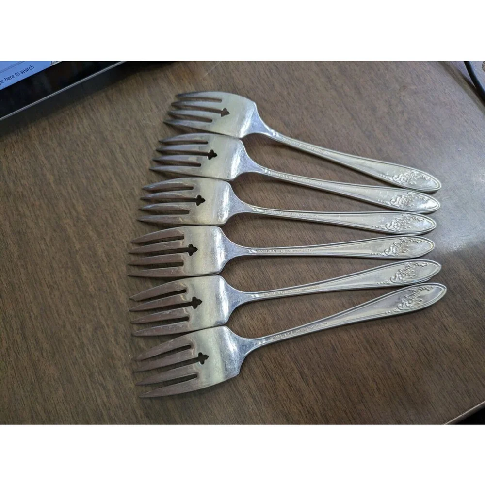 6 Dessert? Forks Oneida Queen bess Community Tudor Plate 6.5